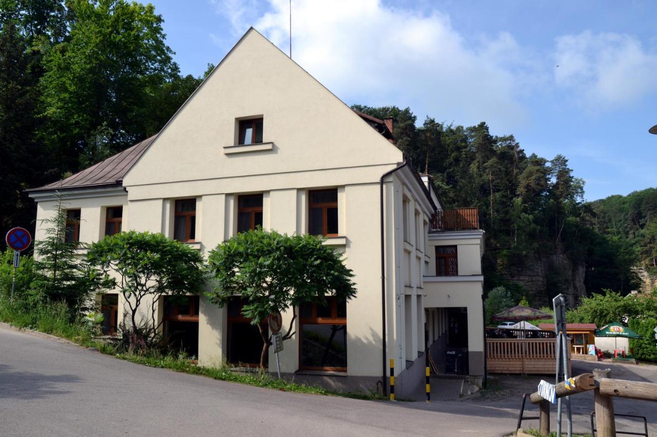Hotel Podkost Libošovice Buitenkant foto