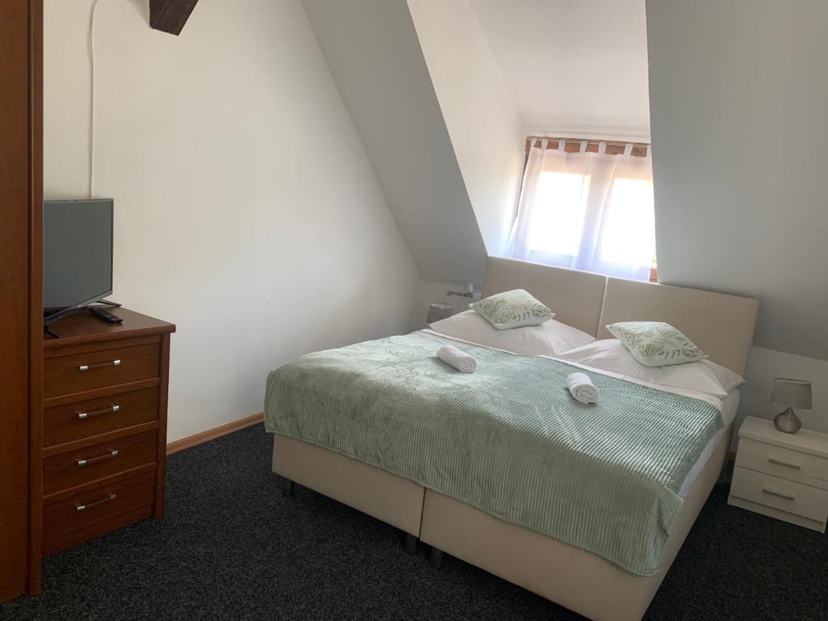 Hotel Podkost Libošovice Buitenkant foto